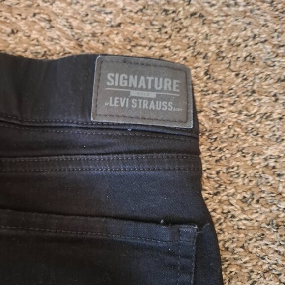 Black Levis Signature Gold Totally Shaping Pull-on Skinny Jean size 6 - Picture 4 of 4